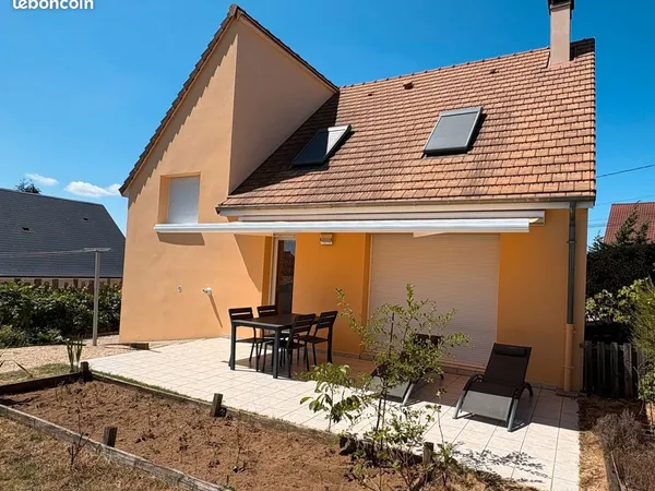 Charmante maison de 92 m2 implantée sur un terrain de 458 m2 située à proximité immédiate de CONNERR