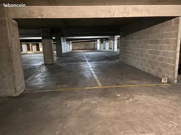 Vente - 1 place de parking - Ivry Sur Seine Centre Ville (94200)