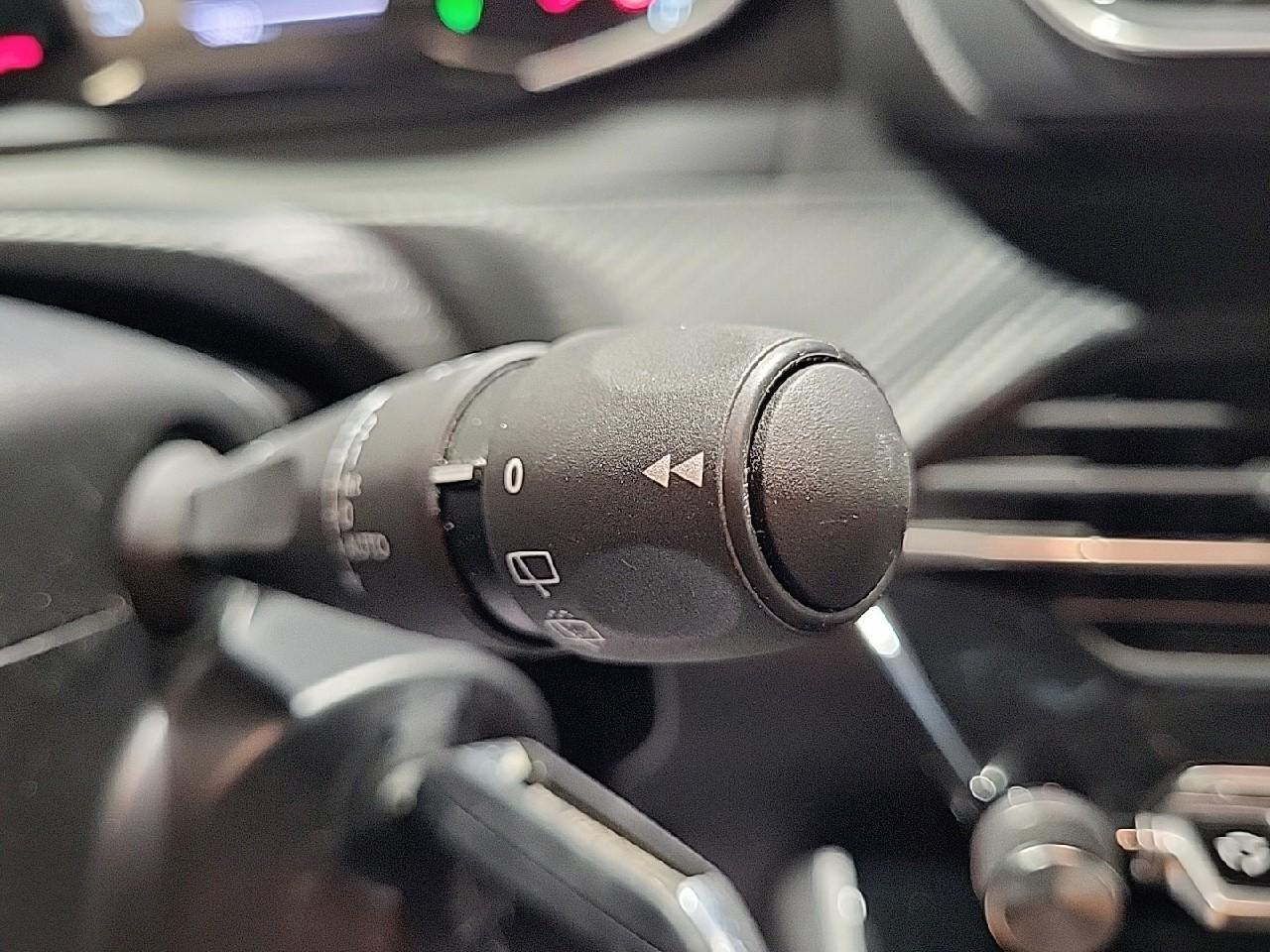 Peugeot 2008 puretech 100 s&s bvm6 style — photo 21