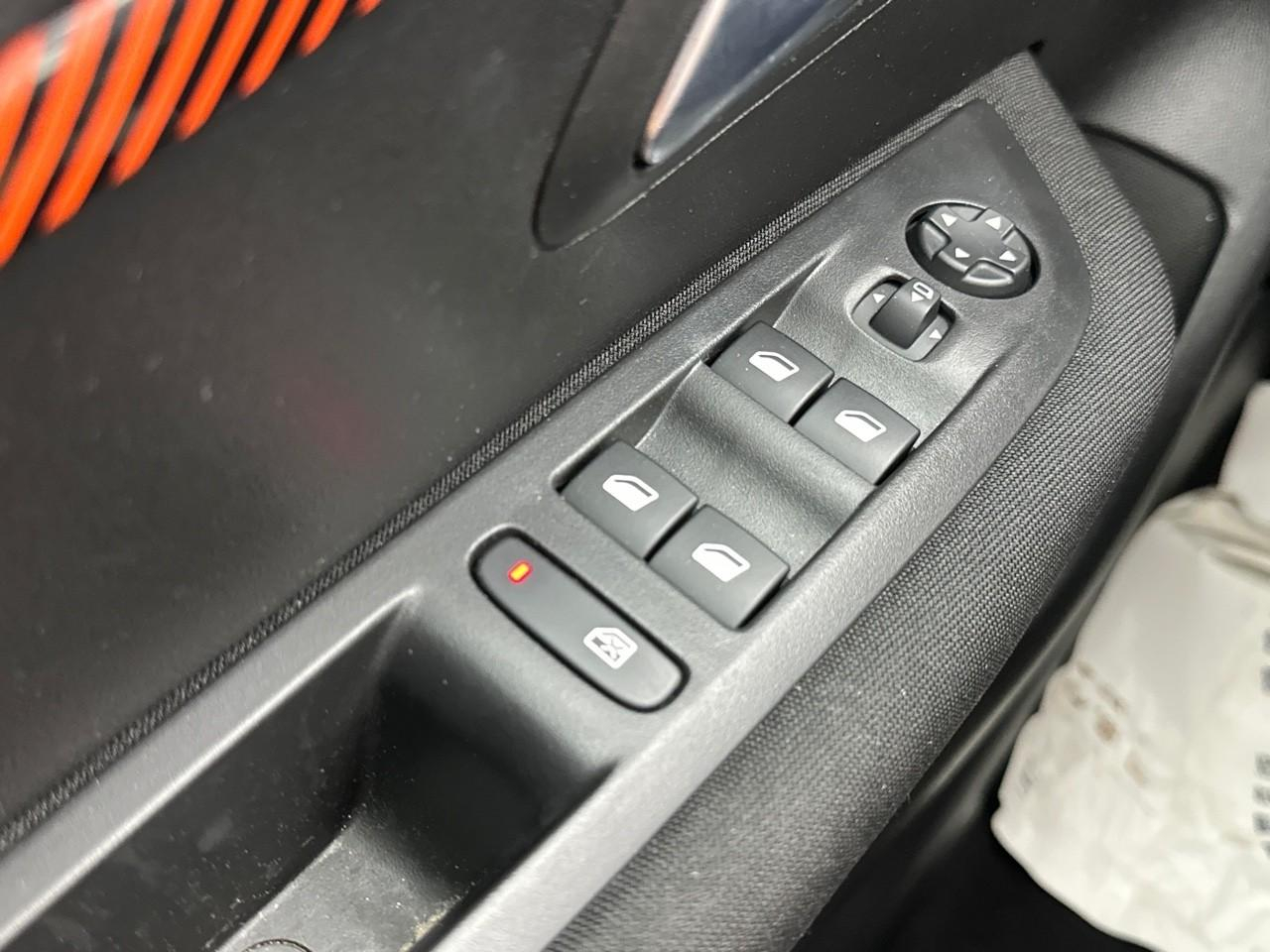 Peugeot 208 puretech 100 s&s bvm6 active pack — photo 15