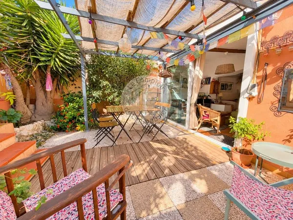 LA PANOUSE : MAISON DE CHARME AVEC JARDIN, AU CALME ABSOLU