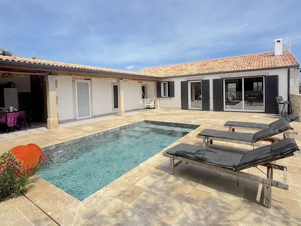 VILLA CONTEMPORAINE RENOVEE 145m2 T4+ T2 MEZZAVIA