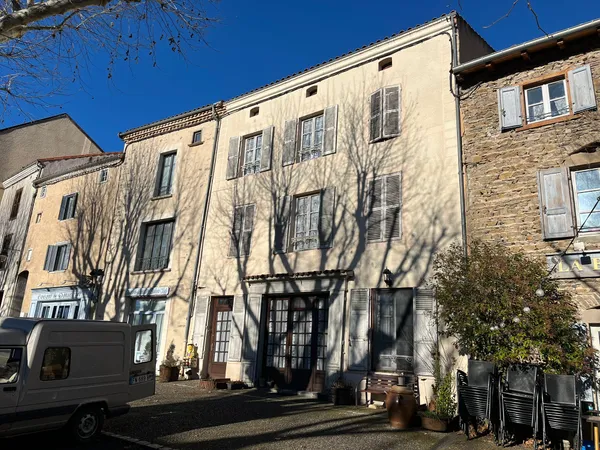 Maison - 149 m2 - 7 pieces