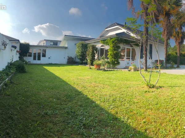Maison 3 chambres + jardin + studio a lons