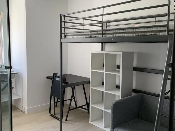 Studio 1 pièce 9 m²
