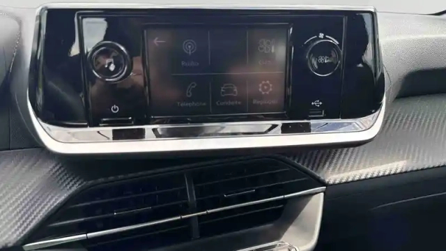 Peugeot 208 puretech 75 s&amp;s bvm5 — photo 19