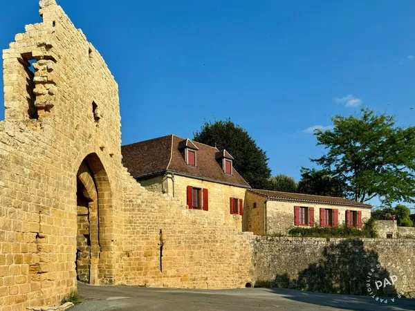 Maison 8 pièces 370 m²