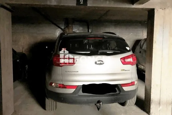 Parking 13 m²