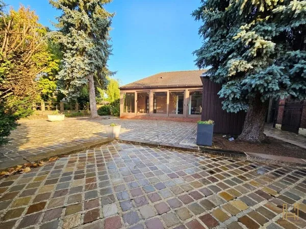 Maison 10 pièces 627 m²
