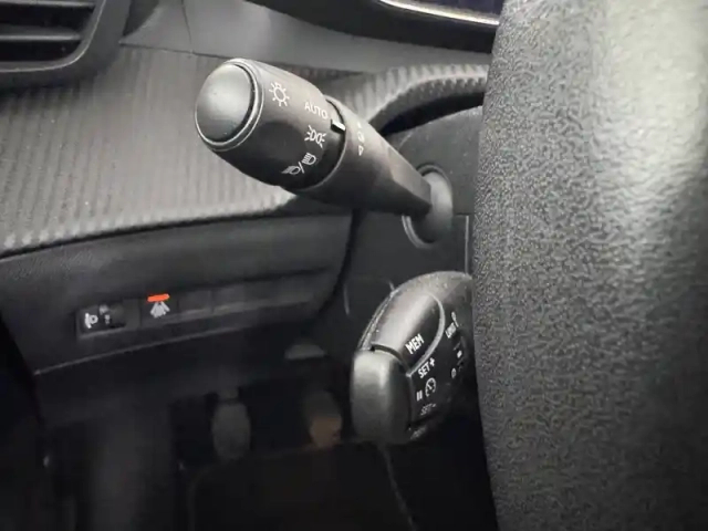 Peugeot 208 puretech 100 s&amp;s bvm6 — photo 72