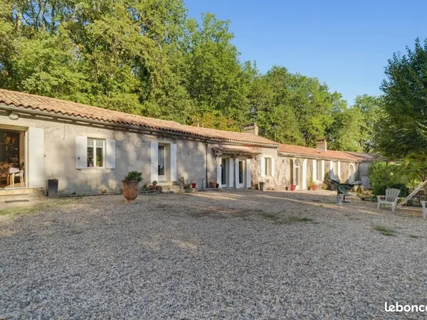 Propriété 8 pièces 237 m²