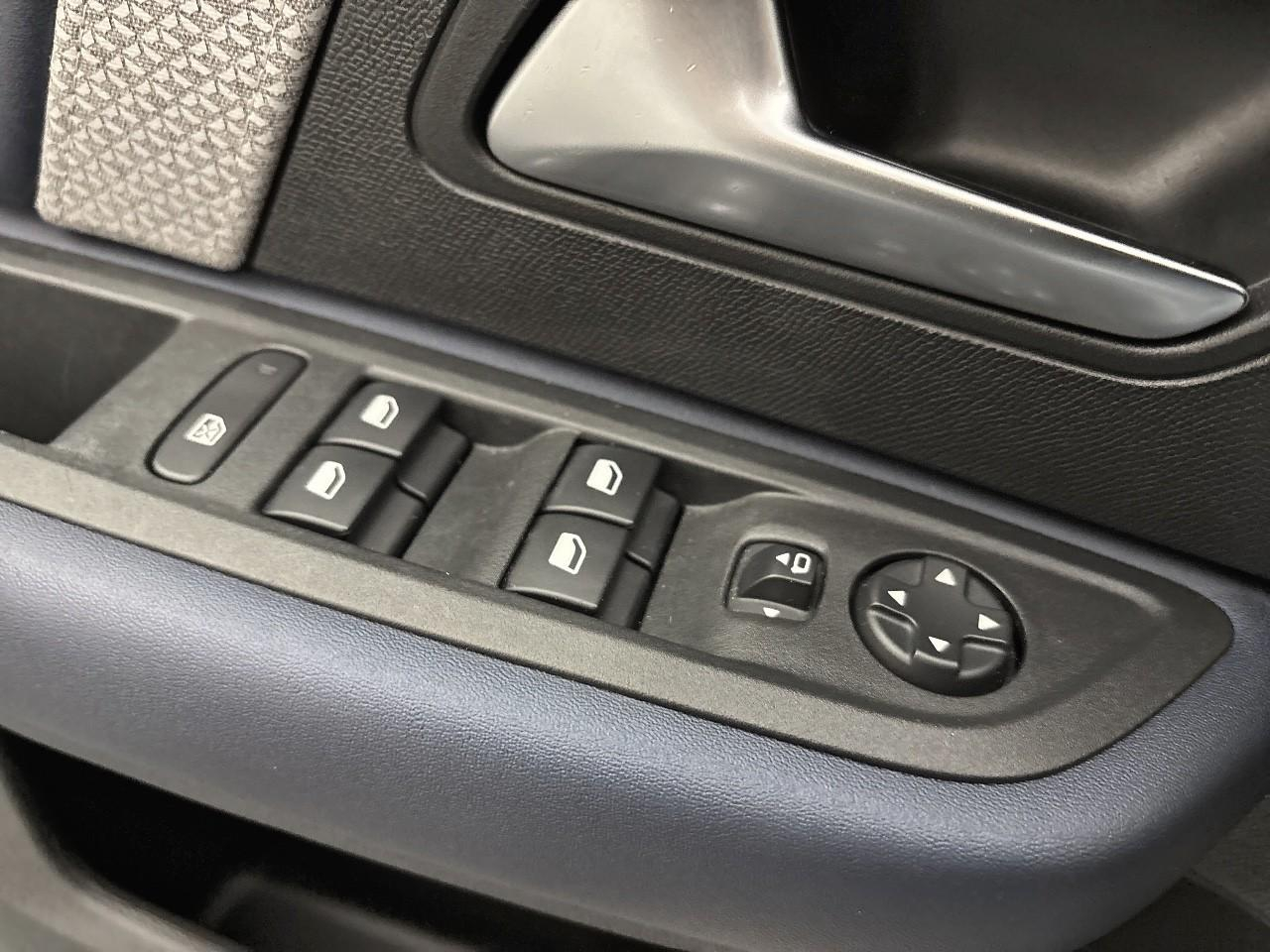 Citroën C4 puretech 130 s&s eat8 shine pack — photo 17