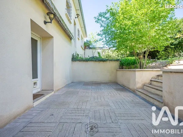 Maison familiale 7 pièces 208 m²