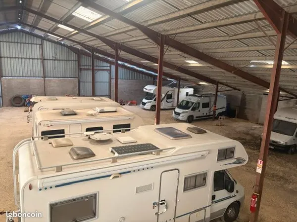 Emplacement camping-car
