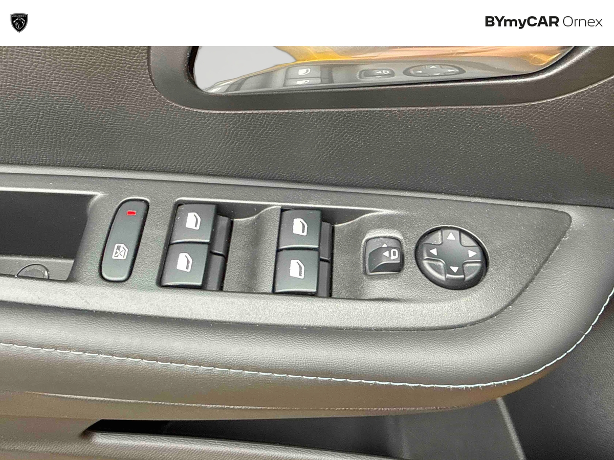 Peugeot 208 PureTech 100 S&amp;S EAT8 — photo 20