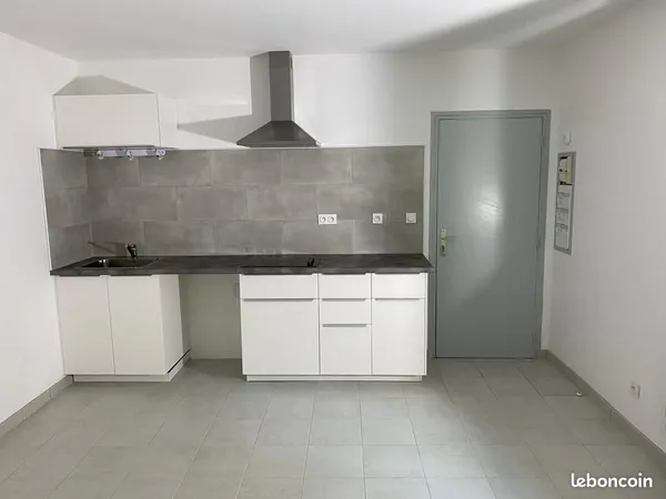 F2 Centre sumène rénové
