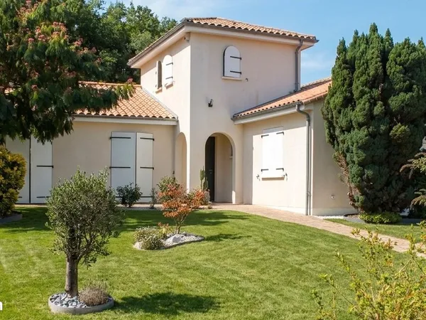Grande Villa Familiale de 248 m² (6 Chambres de Plain-Pied & Piscine)