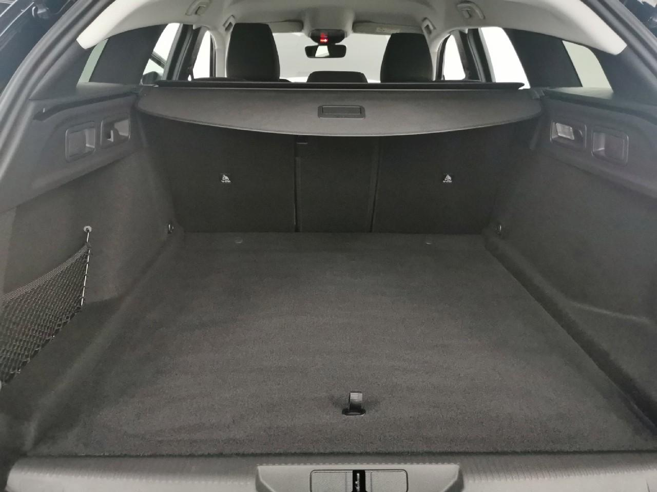 Peugeot 308 sw hybrid 145 e-dcs6 style — photo 14