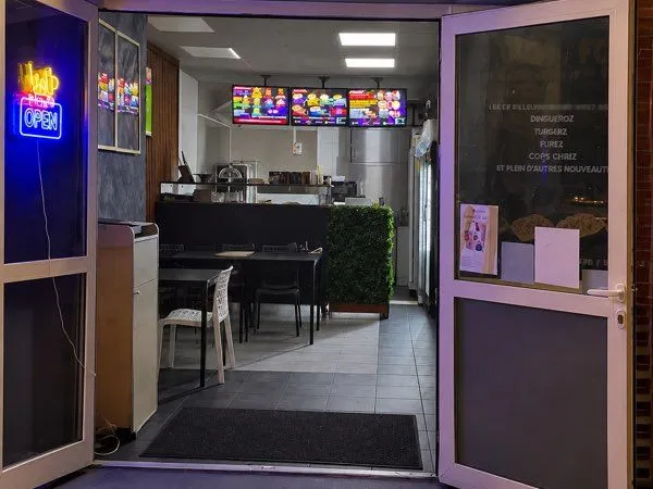 Fast-food équipé face au lycée à Tournefeuille - 48 m² - 55 000
