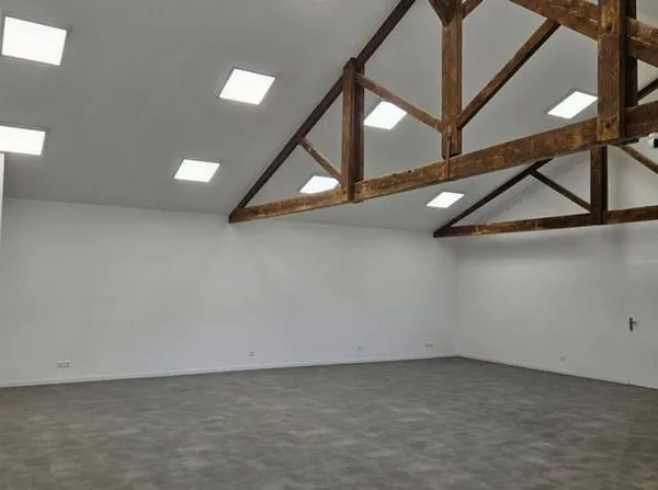 Bureaux 1 pièce 104 m²