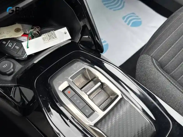 Peugeot 2008 electrique 136 ch — photo 18