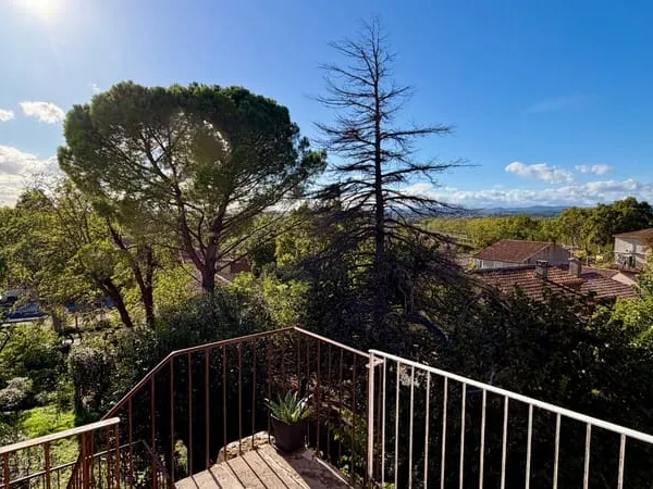 Campagnan - Maison de village de caractère avec jardins, cour et terrasse panoramique