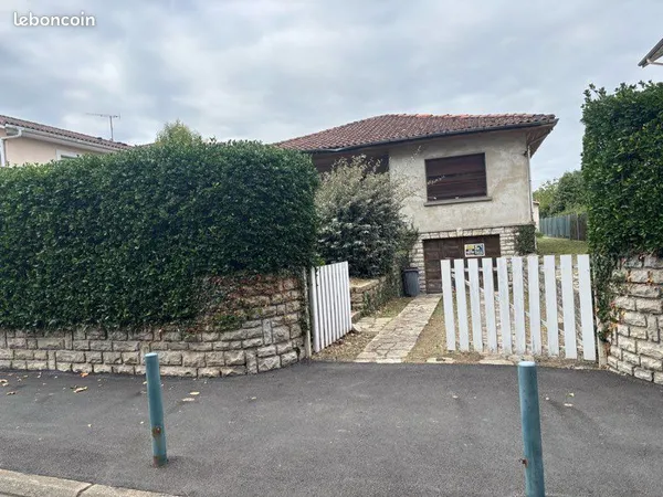 Maison inachevee, à terminer, beau potentiel, quartier calme et recherche Saint Vincent idéal pour p