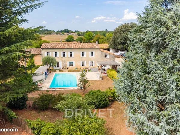 Propriété 10 pièces 312 m²