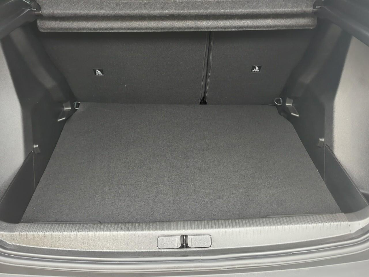Peugeot 2008 hybrid 145 e-dcs6 allure — photo 6