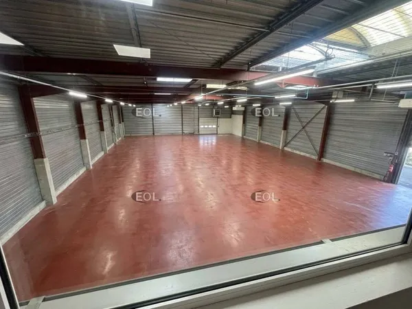 Local d'activité 1024 m²