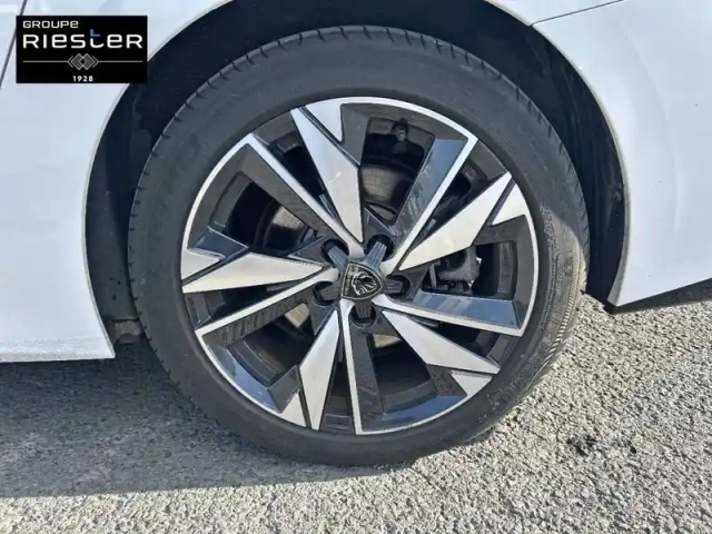 Peugeot 308 sw phev 180 e-eat8 — photo 31