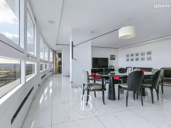 Appartement 4 pièces 145 m²
