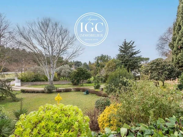 Maison 7 pièces 220 m²