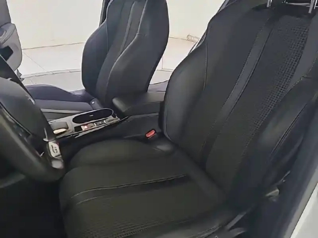 Peugeot 2008 puretech 130 s&amp;s eat8 — photo 51