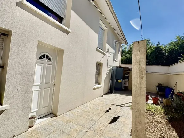 À VENDRE Maison familiale de 169 m2 avec extérieur à Casti