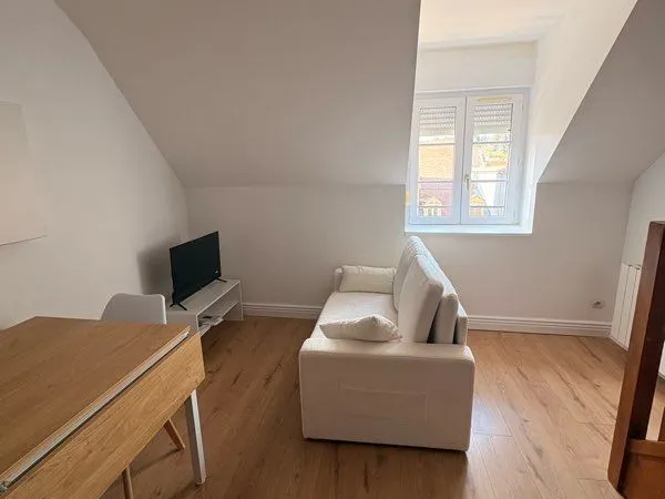 🏡 T2 duplex meublé rénové - Charolles