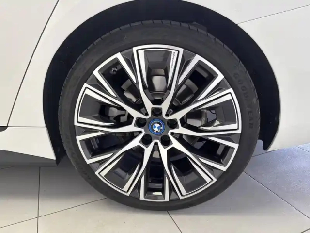 Bmw I4 edrive40 340 ch bva — photo 14
