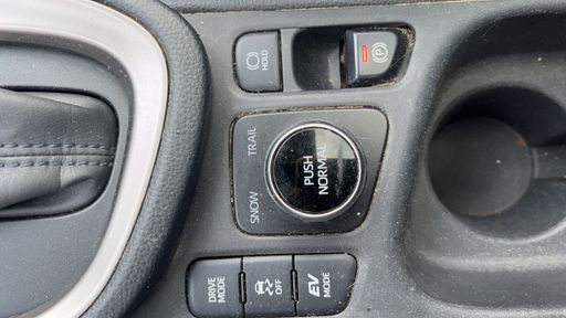 Toyota Yaris Cross 1.5 HSD 116 Hybrid 4WD E-CVT 92 - Collection – 2022 – 89403 km – Hybride essence – Boîte Robotisée — photo 8