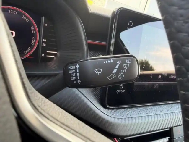 Skoda Kamiq 1.0 tsi evo 2 116ch monte carlo dsg7 — photo 8