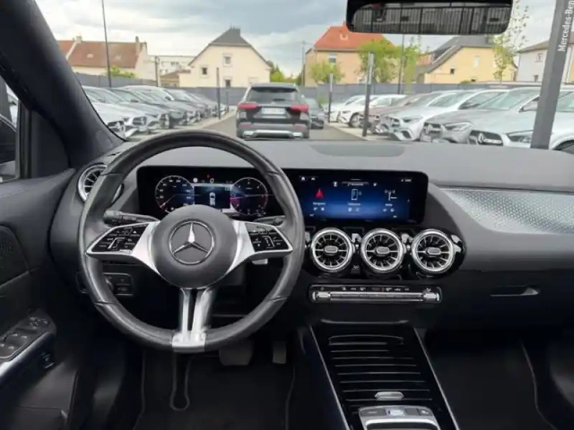 Mercedes Gla 200 d progressive line — photo 31