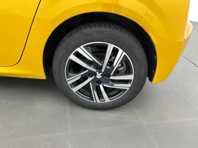 Peugeot 208 puretech 100 s&amp;s eat8 — photo 13