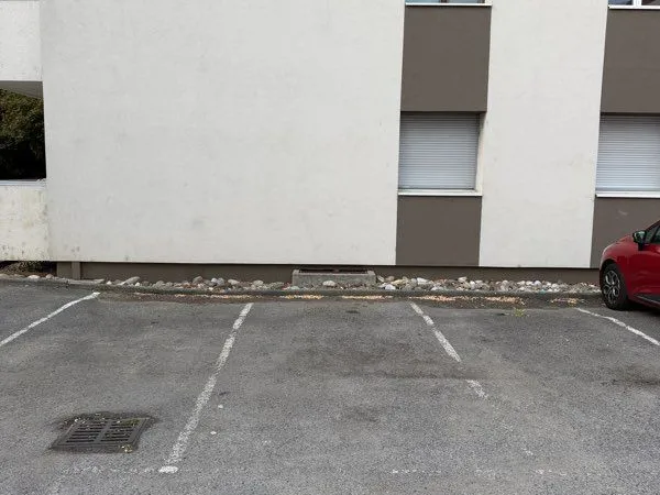 Place de parking extérieure à louer - Saint-Julien-en-Genevois