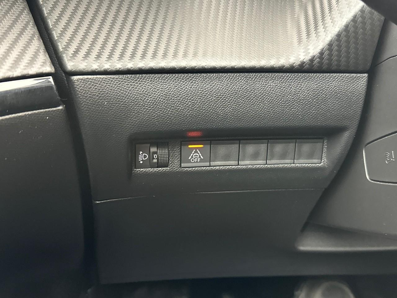 Peugeot 2008 puretech 130 s&s eat8 allure pack — photo 16