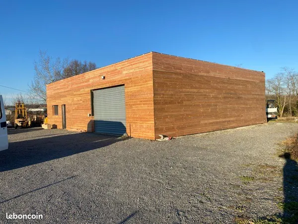 Dépôt local garage zone mixe 200 m2