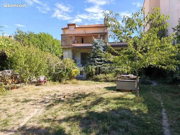 Appartement 7 pièces 140 m²