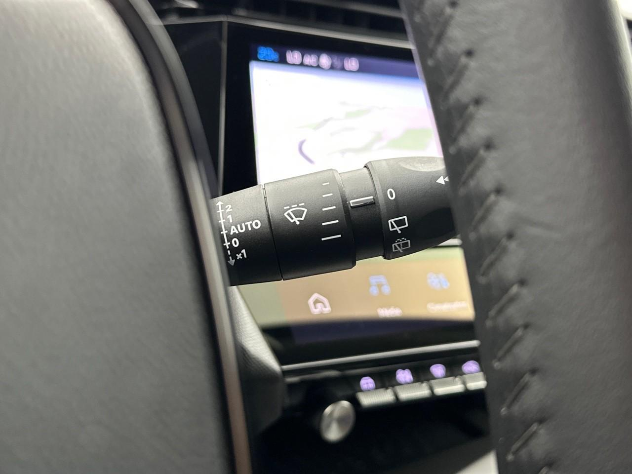 Peugeot 308 hybrid 145 e-dcs6 allure — photo 21