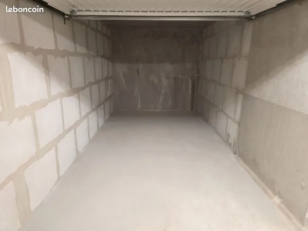 Box à louer 12,5 m² (5mx2,5m) - Résidence sécurisée