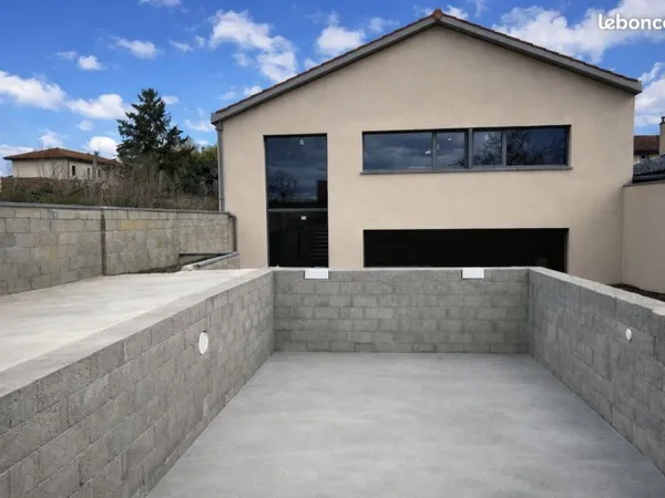 Maison 7 pièces 196 m²