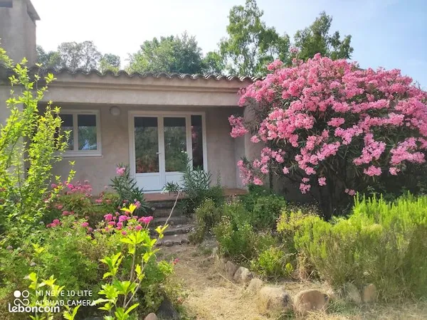 Location Appartement meublé à l'année scolaire (octobre-fin juin) à Porto Vecchio