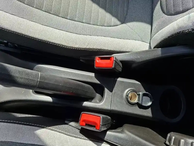 Renault Twingo iii e-tech — photo 5
